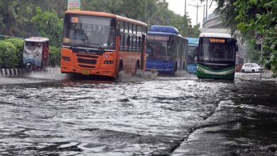 Photo of दिल्ली: तेज आंधी, बारिश और ओलों ने बदला मौसम का मिजाज…