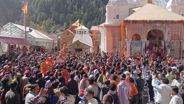 Photo of चारधाम यात्रा पर आए कर्नाटक के यात्री की मौत, सीने में दर्द होने पर अस्पताल में थे भर्ती