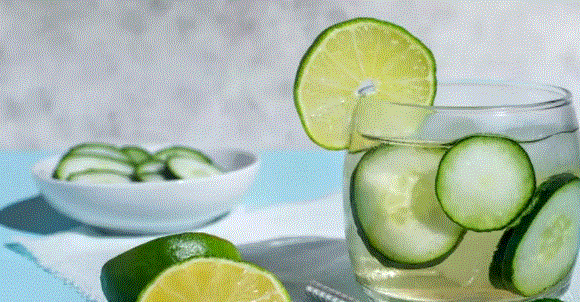 Photo of गर्मियों के लिए बेहद फायदेमंद है खीरे से बना डिटॉक्स वॉटर