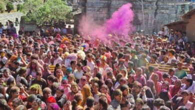 Photo of Gopinath Mandir Holi Uttarakhand: गोपीनाथ मंदिर की होली सबसे खास, भगवान को होली खिलाने पहुंचती है होल्यारों की टोली