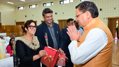 Photo of सीएम धामी ने राष्ट्रीय डॉक्टर्स डे के अवसर पर मुख्यमंत्री आवास में प्रदेशभर से आए चिकित्सकों को सम्मानित किया