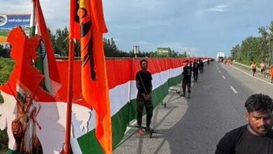 Photo of 511 फीट लंबी तिरंगा कांवड़ यात्रा का Video वायरल: हर साल बढ़ती है लंबाई 