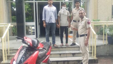 Photo of विजय विहार थाना पुलिस की टीम ने दो लुटेरे रगे हाथ किए किए गिरफ्तार