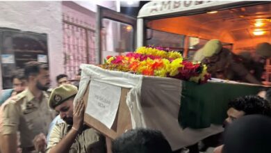 Photo of जम्मू और कश्मीर में तबादले का कर रहे थे इंतजार, खुशियां निकट थीं…