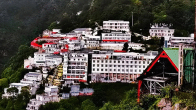 Photo of जम्मू कश्मीर: माता वैष्णो देवी यात्रा बंद, श्रद्धालुओं में निराशा