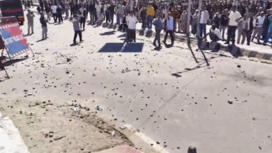 Photo of श्रीनगर: लेह में चौथे दिन भी कर्फ्यू जारी, कम हो रहा जरूरत का सामान