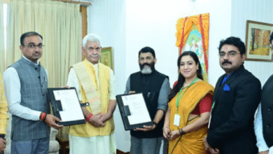 Photo of जम्मू-कश्मीर:  बाढ़ और आतंकवाद पीड़ित परिवारों को मिलेंगे मुफ्त घर