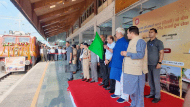 Photo of घाटी के फल अब सीधे दिल्ली बाजार में, कश्मीर से पहली कार्गो ट्रेन रवाना