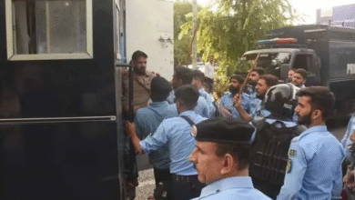 Photo of पाकिस्तान पुलिस ने प्रेस क्लब में घुसकर पत्रकारों को पीटा