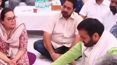 Photo of सीएम सैनी पहुंचे आईपीएस पूरण कुमार के परिवार से मिलने