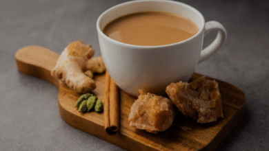 Photo of गुड़ डालते ही फट जाती है चाय तो ये ट्रिक्स अपनाएं