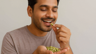 Photo of खाने के बाद चबानी चाहिए 1 इलायची रोज, शरीर में होगा ये बदलाव