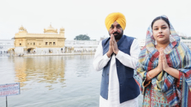 Photo of पंजाब: प्रकाश पर्व पर श्री दरबार साहिब में नतमस्तक हुए सीएम मान और उनकी पत्नी