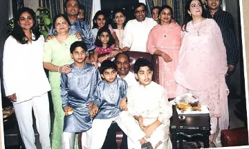 Photo of इस साल कितने अमीर हुए मुकेश अंबानी? सन 2000 में इतनी थी परिवार के पास दौलत