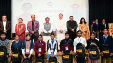 Photo of सीएम धामी ने उत्तराखंड बोर्ड परीक्षा –2025 टॉपर छात्र–छात्राओं को हरी झंडी दिखाकर किया रवाना
