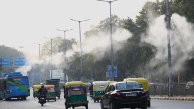 Photo of दिल्लीवासियों को प्रदूषण से मिली मामूली राहत, अब ‘गंभीर’ से ‘बहुत खराब’ श्रेणी में पहुंची AQI